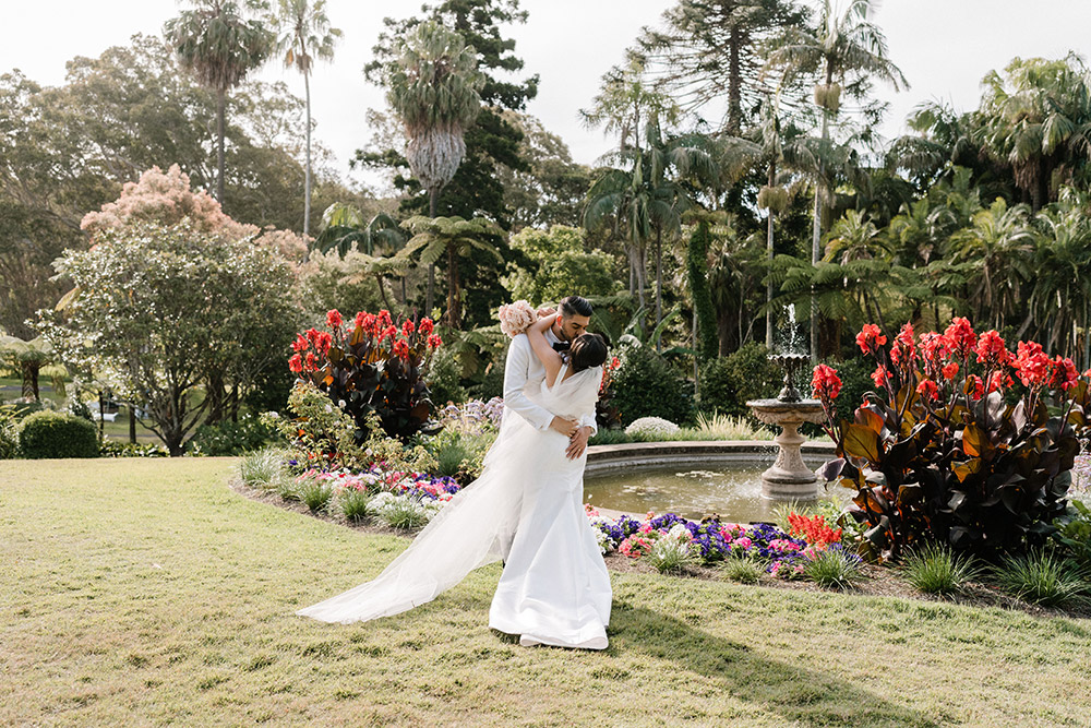 Estate-couple-in-garden-4